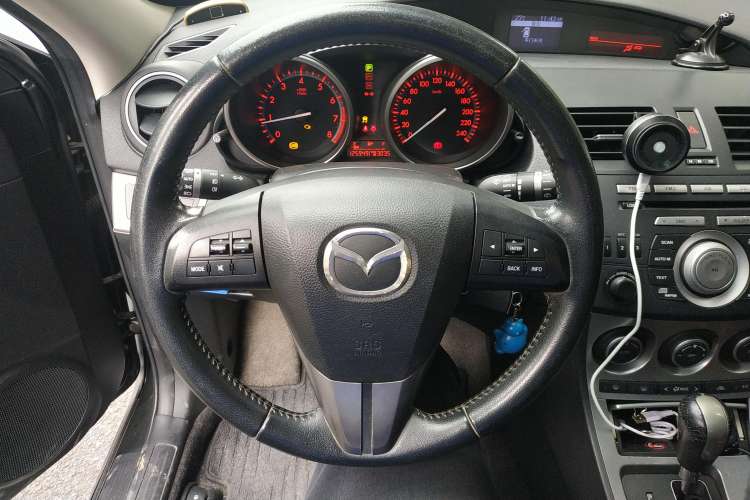Used Mazda 3 2010 Hatchback 2.0 Automatic Luxury Model Steering Wheel