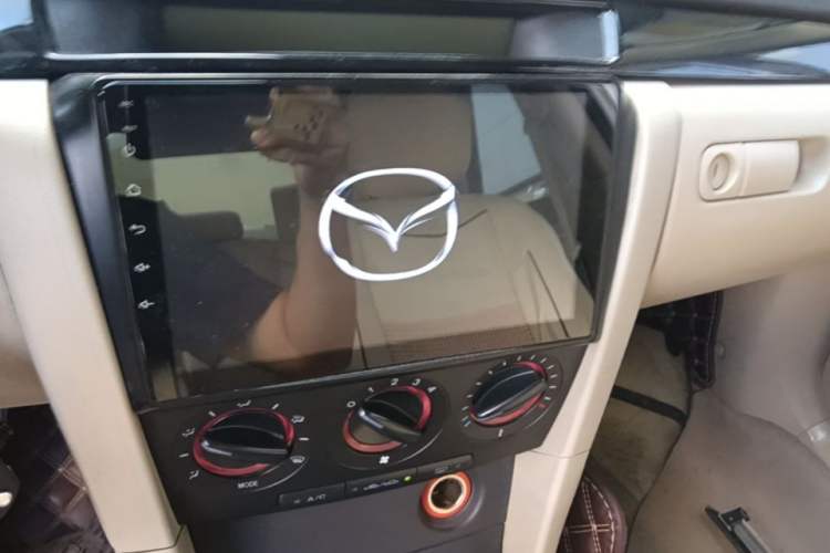 Used Mazda 3 2010 1.6L Automatic Classic Elite Edition Audio And AC Panel