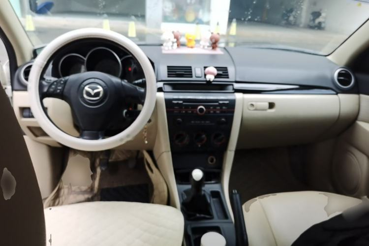 Used Mazda 3 2010 1.6L Manual Classic Stylish Version Center Console