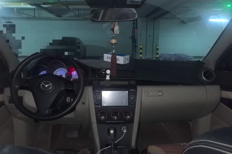 Used Mazda 3 2010 1.6L Automatic Classic Elite Edition Center Console