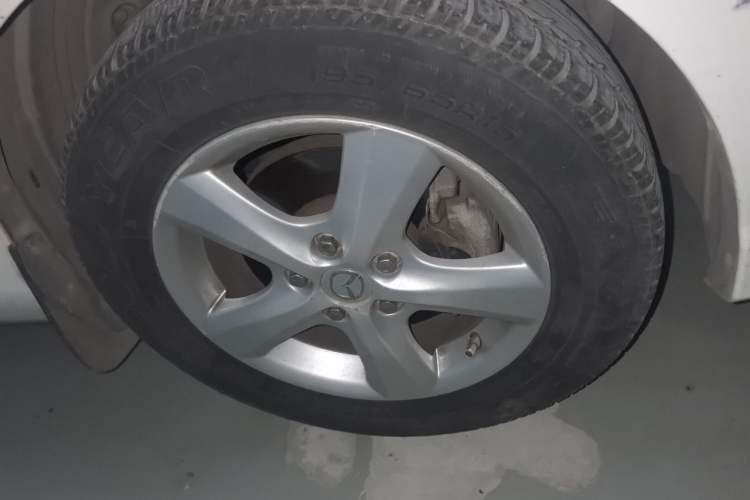 Used Mazda 3 2010 1.6L Automatic Classic Elite Edition Right Front Wheel Hub