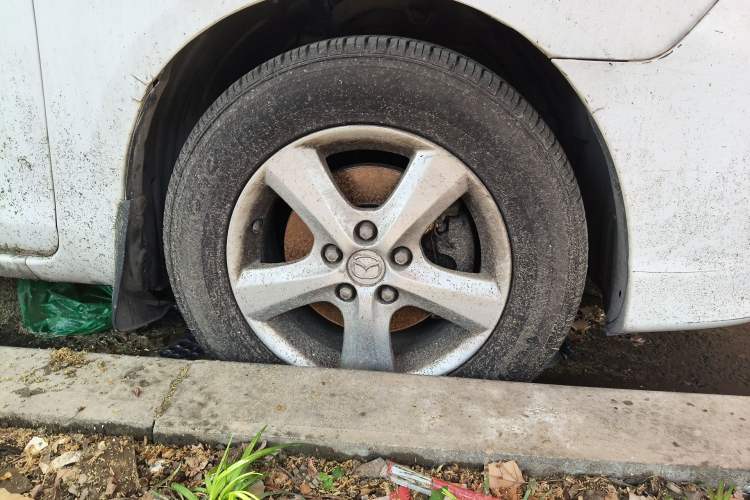 Used Mazda 3 2010 1.6L Manual Classic Stylish Version Right Front Wheel Hub