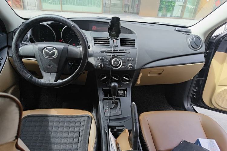 Used Mazda 3 2011 Sedan 1.6L Automatic Comfort Model Center Console