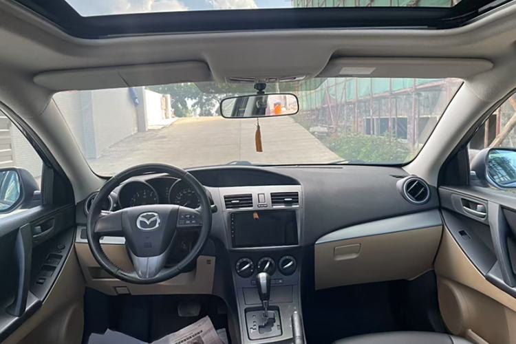 Used Mazda 3 2011 Sedan 1.6L Automatic Elite Model Interior 4