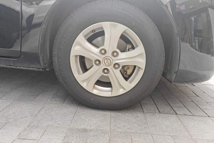 Used Mazda 3 2011 Sedan 1.6L Automatic Comfort Model Right Front Wheel Hub