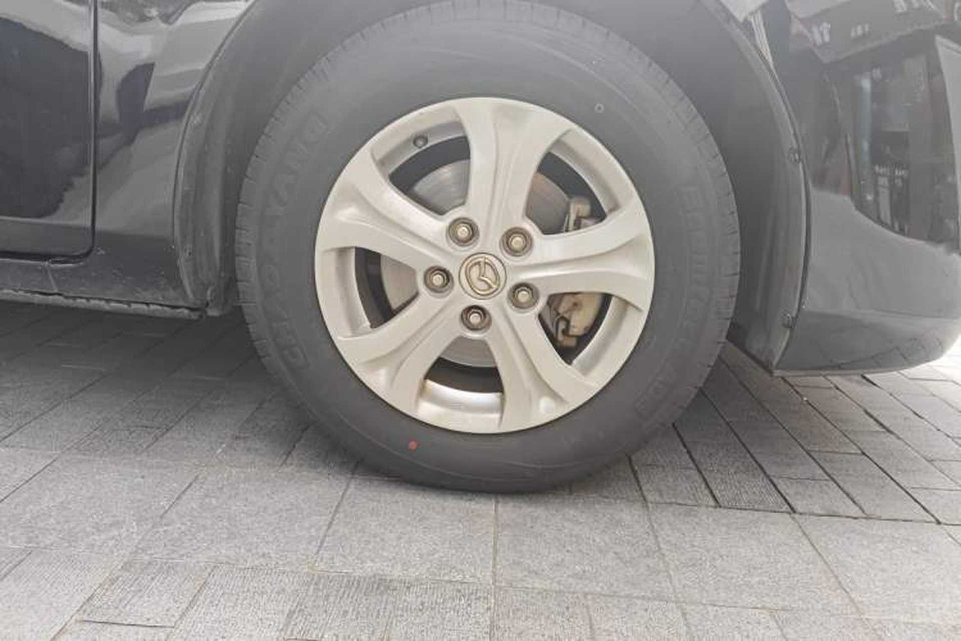 Used Mazda 3 2011 Sedan 1.6L Automatic Comfort Model Right Front Wheel Hub