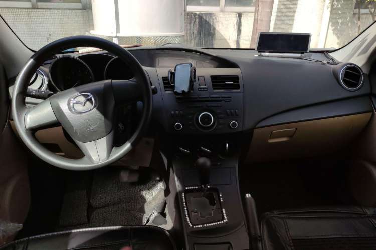 Used Mazda 3 2011 Sedan 1.6L Automatic Comfort Model Center Console