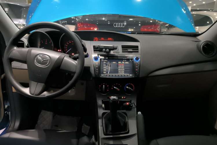 Used Mazda 3 2011 Sedan 1.6L Manual Comfort Model Center Console