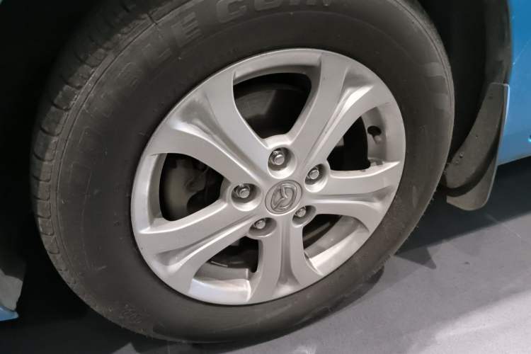 Used Mazda 3 2011 Sedan 1.6L Manual Comfort Model Left Front Wheel Hub