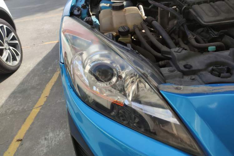 Used Mazda 3 2011 Sedan 1.6L Automatic Comfort Model Right Front Headlight