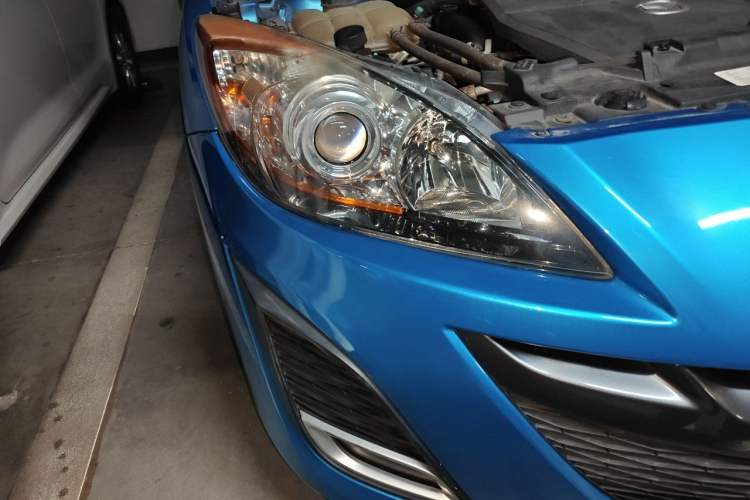Used Mazda 3 2011 Sedan 2.0L Manual Sport Model Right Front Headlight