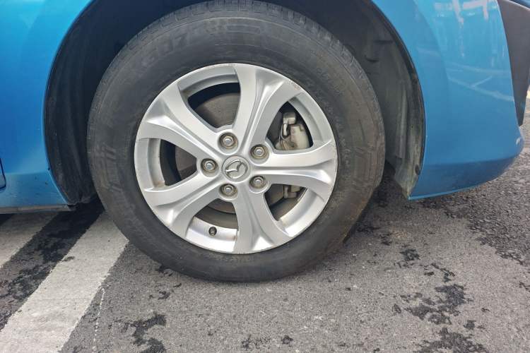 Used Mazda 3 2011 Sedan 1.6L Automatic Elite Model Right Front Wheel Hub