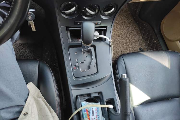 Used Mazda 3 2011 Sedan 1.6L Automatic Elite Model Gear Lever
