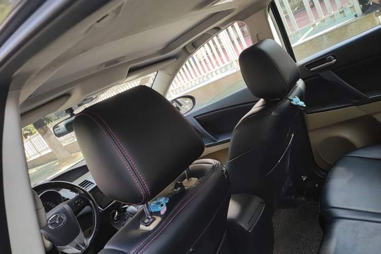 Used Mazda 3 2011 Sedan 1.6L Automatic Elite Model Headliner