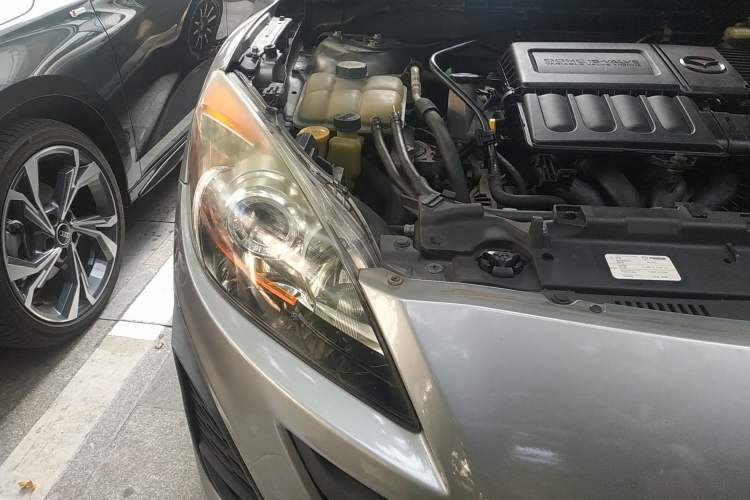 Used Mazda 3 2011 Sedan 1.6L Manual Comfort Model Right Front Headlight