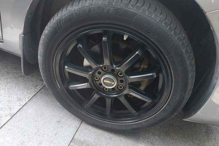 Used Mazda 3 2011 Sedan 1.6L Manual Comfort Model Right Front Wheel Hub