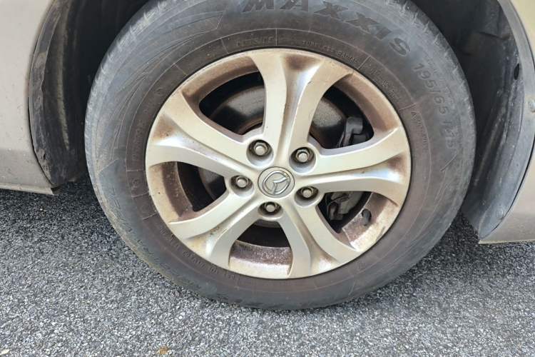 Used Mazda 3 2011 Sedan 1.6L Automatic Elite Model Right Front Wheel Hub