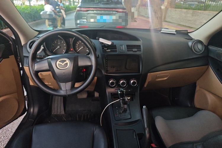 Used Mazda 3 2011 Sedan 1.6L Automatic Comfort Model Center Console