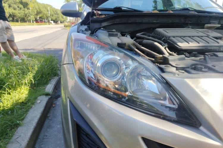 Used Mazda 3 2011 Sedan 1.6L Automatic Comfort Model Right Front Headlight