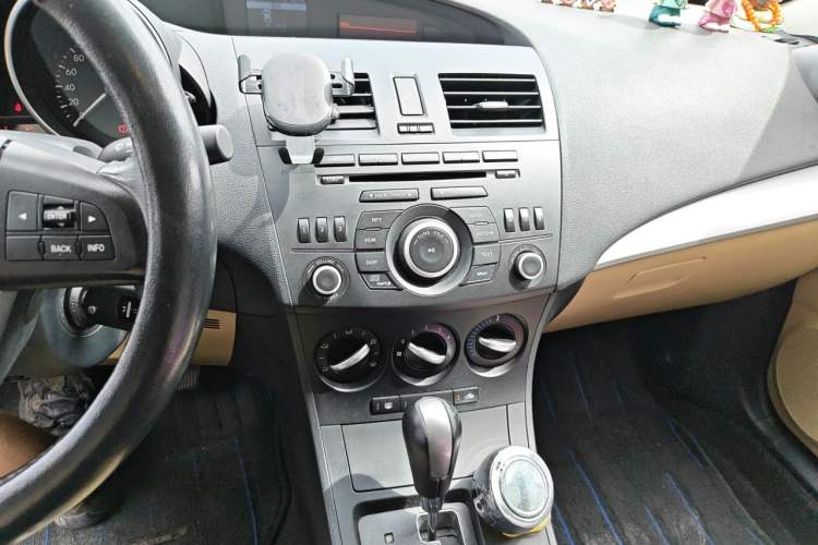 Used Mazda 3 2011 Sedan 1.6L Automatic Elite Model Audio And AC Panel