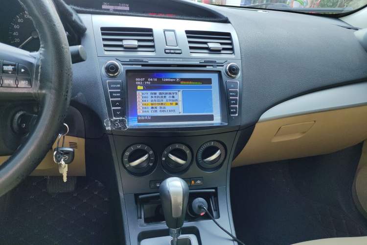 Used Mazda 3 2011 Sedan 1.6L Automatic Elite Model Audio And AC Panel