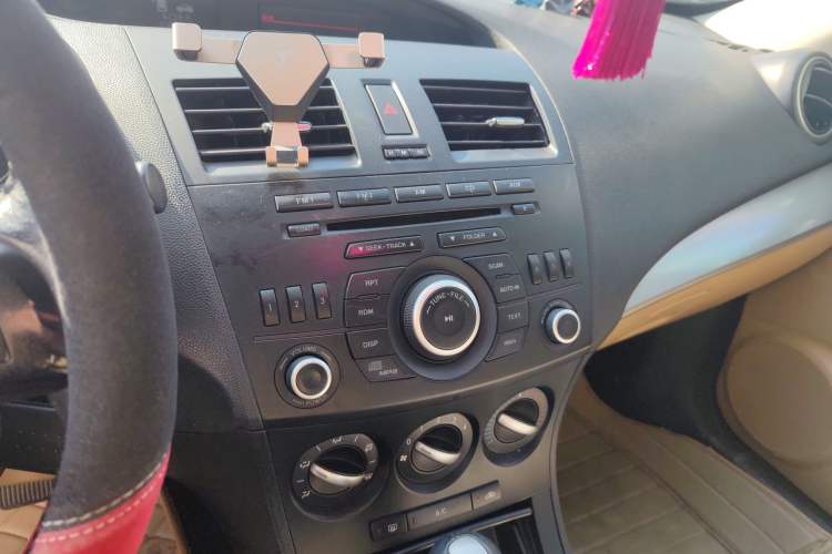 Used Mazda 3 2011 Sedan 1.6L Automatic Elite Model Audio And AC Panel