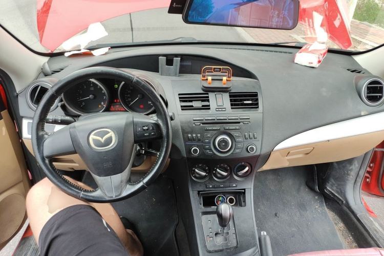 Used Mazda 3 2011 Sedan 1.6L Automatic Elite Model Center Console
