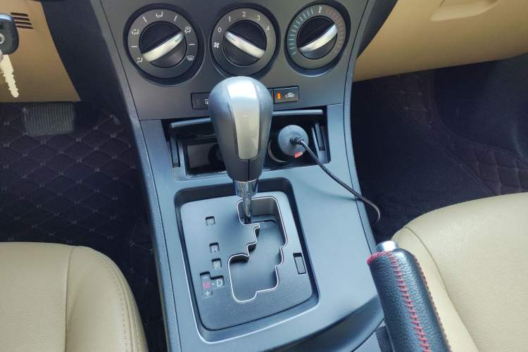Used Mazda 3 2011 Sedan 1.6L Automatic Elite Model Gear Lever