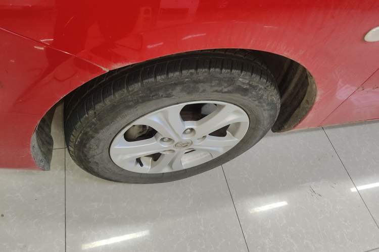 Used Mazda 3 2011 Sedan 1.6L Automatic Comfort Model Left Front Wheel Hub