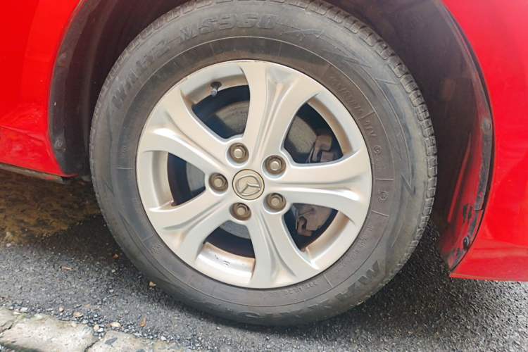 Used Mazda 3 2011 Sedan 1.6L Automatic Comfort Model Right Front Wheel Hub