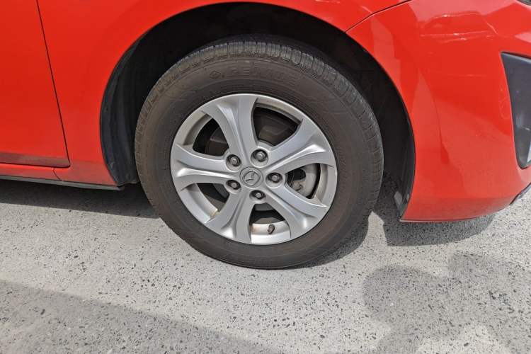 Used Mazda 3 2011 Sedan 1.6L Automatic Elite Model Right Front Wheel Hub