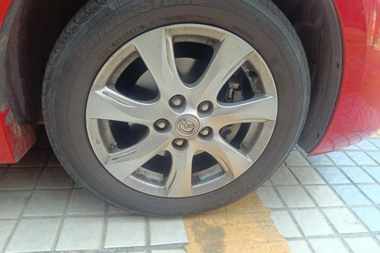Used Mazda 3 2011 Sedan 2.0L Automatic Luxury Model Right Front Wheel Hub