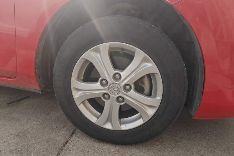 Used Mazda 3 2011 Sedan 1.6L Automatic Comfort Model Right Front Wheel Hub