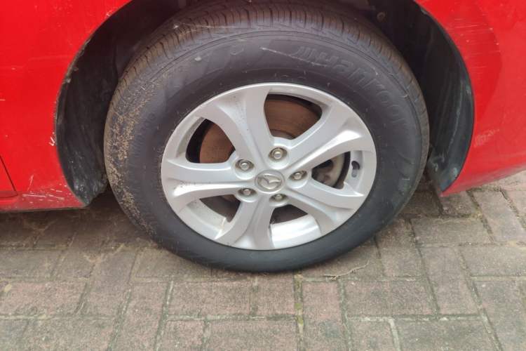 Used Mazda 3 2011 Sedan 1.6L Manual Comfort Model Right Front Wheel Hub