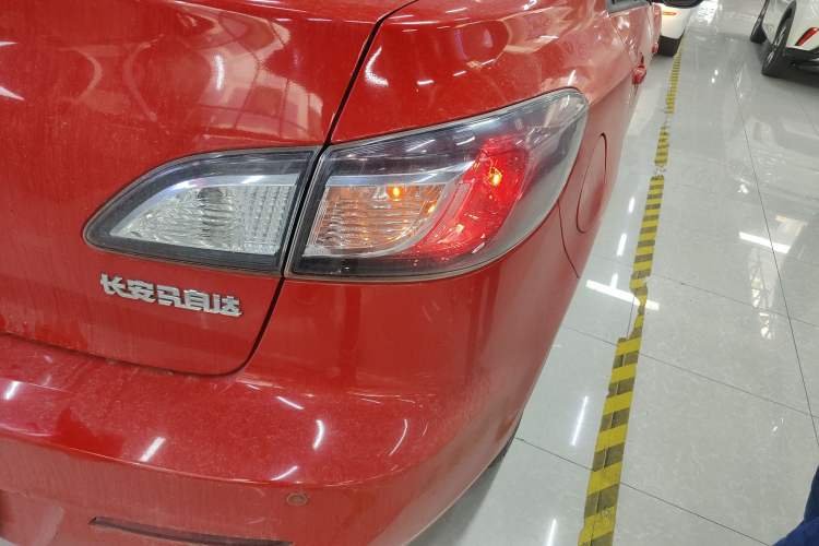 Used Mazda 3 2011 Sedan 1.6L Automatic Comfort Model Right Rear Taillight