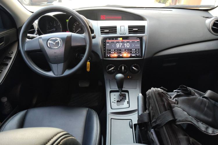 Used Mazda 3 2011 Sedan 1.6L Automatic Comfort Model Center Console