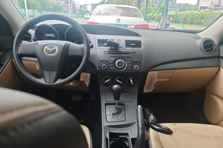 Used Mazda 3 2011 Sedan 1.6L Automatic Comfort Model Center Console