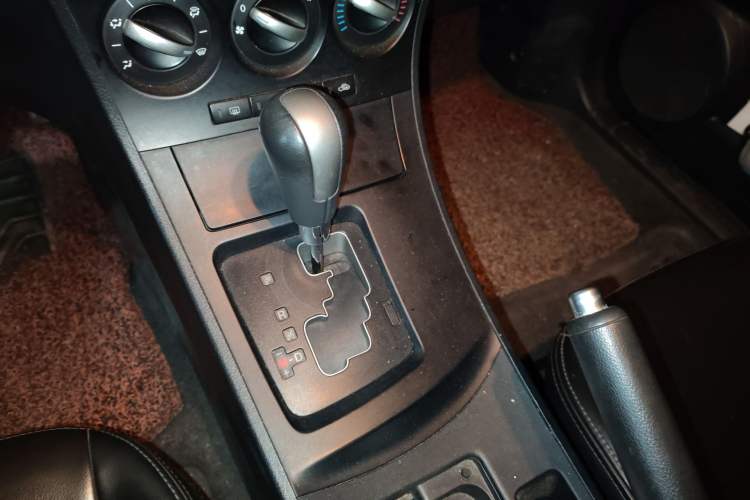 Used Mazda 3 2011 Sedan 1.6L Automatic Elite Model Gear Lever