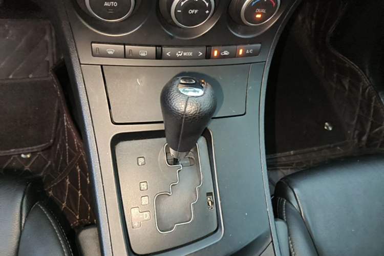 Used Mazda 3 2011 Sedan 2.0L Automatic Luxury Model Gear Lever