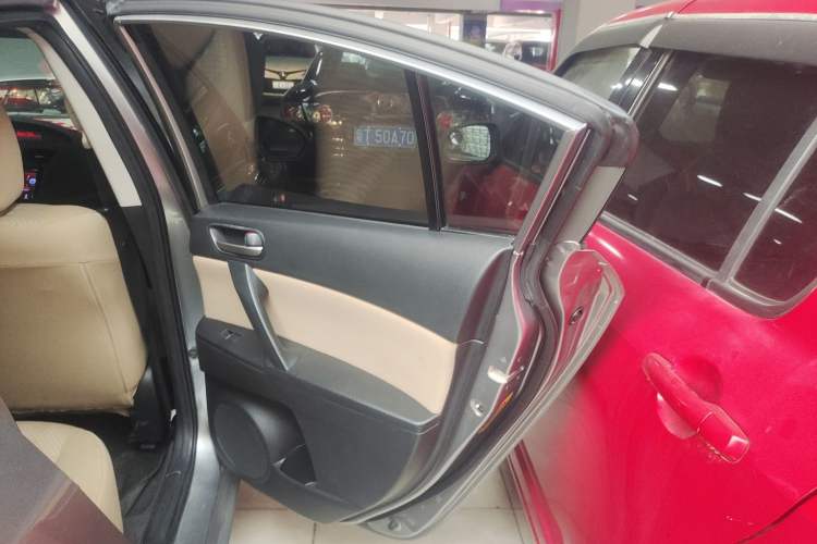 Used Mazda 3 2011 Sedan 1.6L Automatic Comfort Model Interior 6