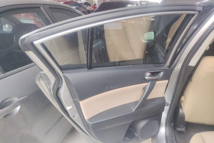 Used Mazda 3 2011 Sedan 1.6L Automatic Comfort Model Interior 8