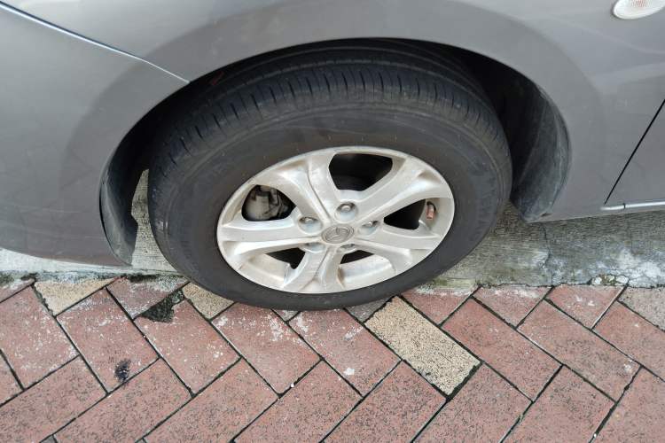 Used Mazda 3 2011 Sedan 1.6L Automatic Comfort Model Left Front Wheel Hub