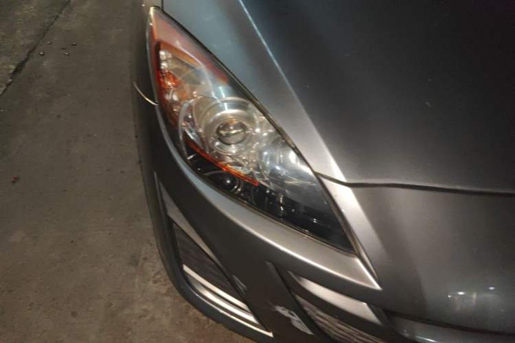 Used Mazda 3 2011 Sedan 2.0L Automatic Luxury Model Right Front Headlight
