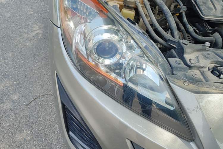Used Mazda 3 2011 Sedan 1.6L Automatic Comfort Model Right Front Headlight