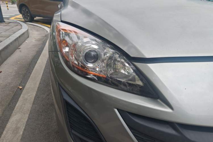 Used Mazda 3 2011 Sedan 1.6L Automatic Comfort Model Right Front Headlight
