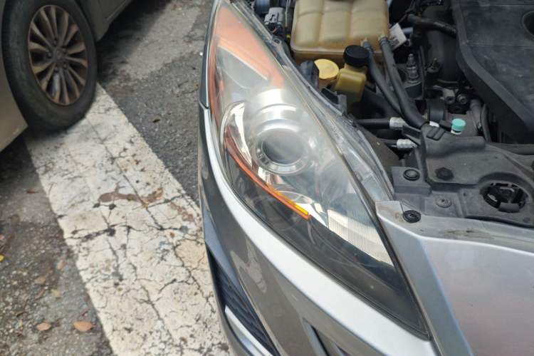 Used Mazda 3 2011 Sedan 2.0L Automatic Luxury Model Right Front Headlight