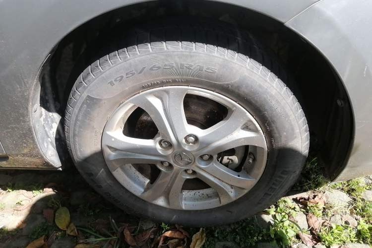 Used Mazda 3 2011 Sedan 1.6L Automatic Elite Model Right Front Wheel Hub