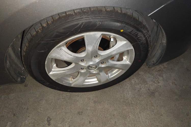 Used Mazda 3 2011 Sedan 2.0L Automatic Luxury Model Right Front Wheel Hub