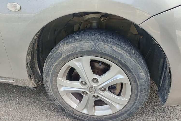 Used Mazda 3 2011 Sedan 1.6L Automatic Comfort Model Right Front Wheel Hub