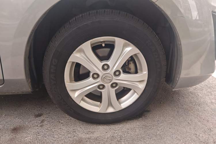 Used Mazda 3 2011 Sedan 1.6L Automatic Comfort Model Right Front Wheel Hub